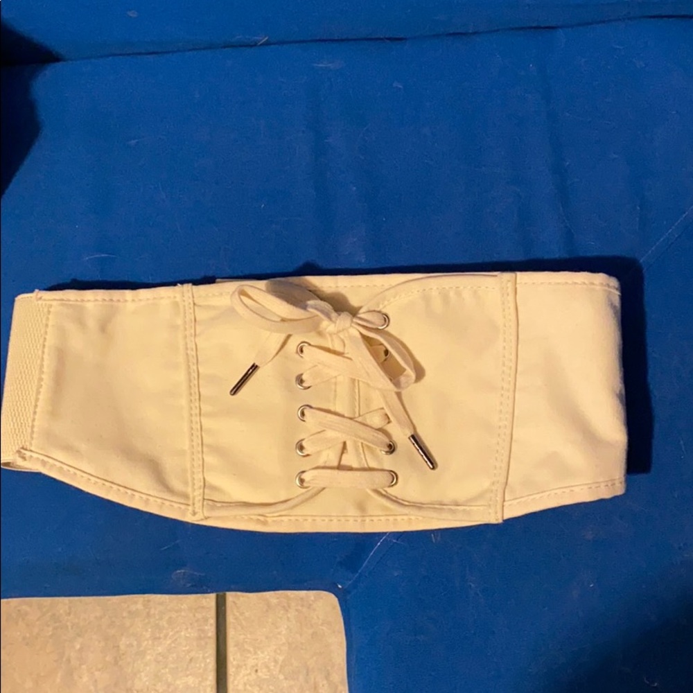 88 likers & cross posted: Torrid corset belt NWT cream canvas SALE!